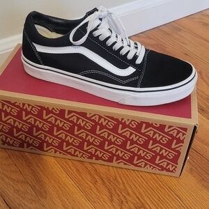Vans Men's Classic Black and White Sneakers